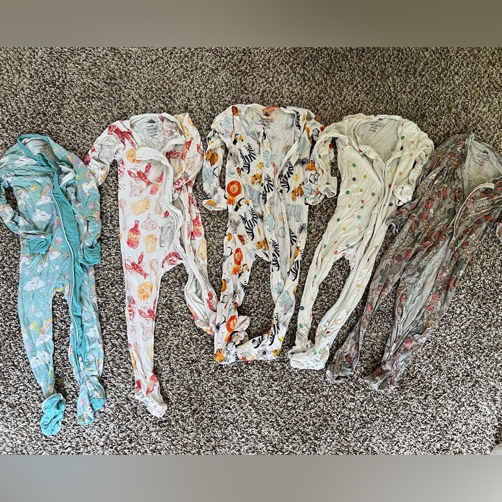 Boutique bamboo sleepers with foldable mitts!